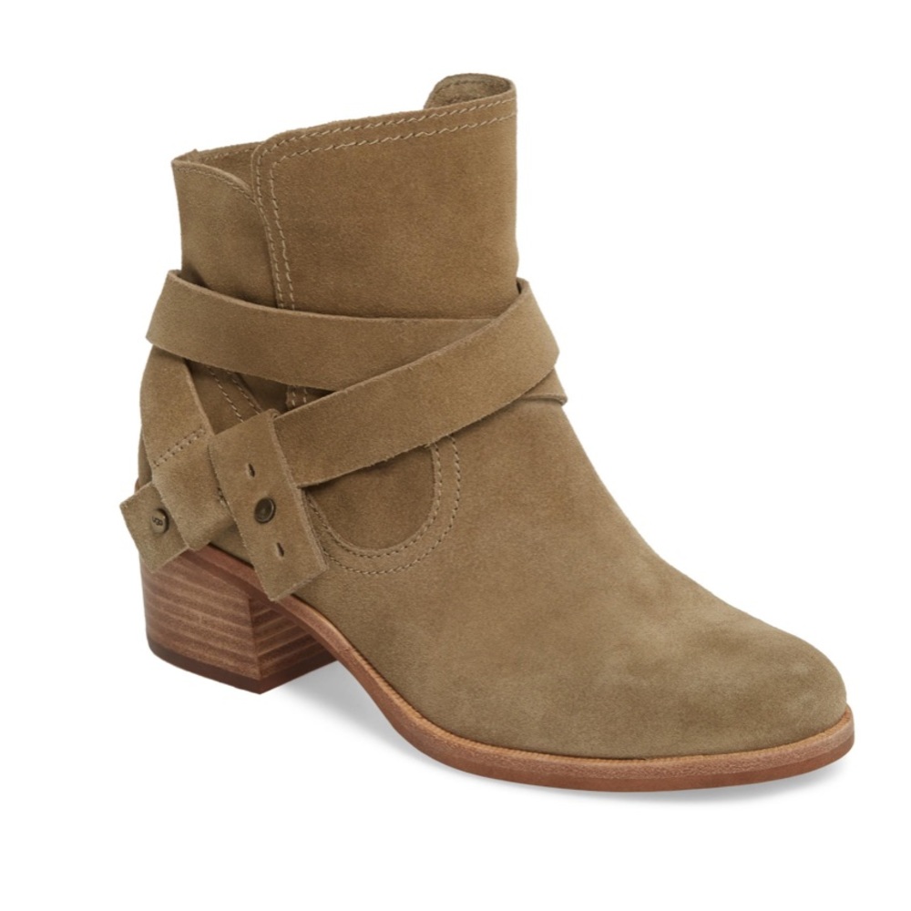 UGG Women’s Elora Ankle Boot